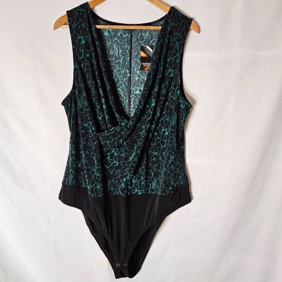 Torrid Green and Black Leopard Print Bodysuit sz 3 NWT‎ - Picture 1 of 5